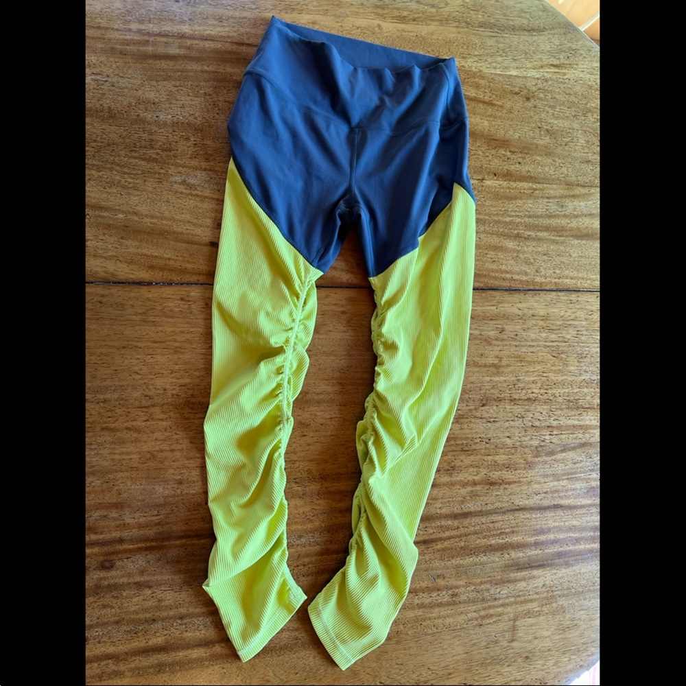 Ziya Active size 6-8 navy and yellow yoga Pilates leggings